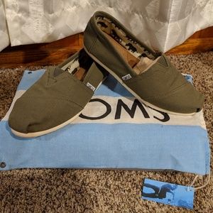 Toms womens canvas shoe
